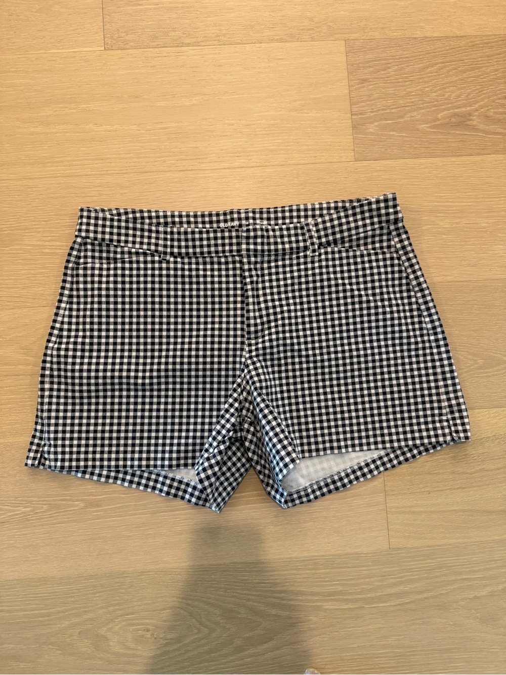 Old Navy Black & White Gingham Women's Shorts Pixie high rise plus size16